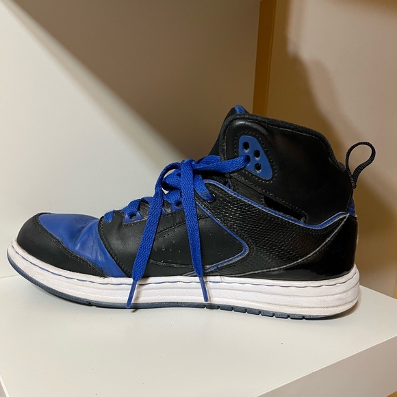 Air Jordan Sneakers - Picture 6 of 8